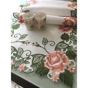 テーブルランナー 気品溢れる薔薇のカットワーク　40×180ｃｍ　＃005　鮮やかなピンクご好評｜rose-viva-shop