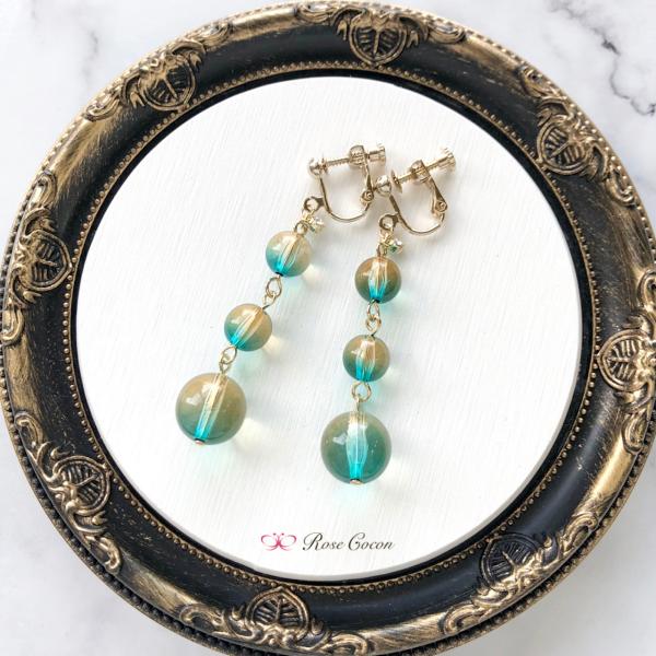 イヤリング　ピアス　アクリル　ビジュー　3連　キラキラ　うるうる　グラデーション　揺れる　ソーダ　ア...