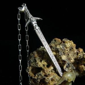 牙狼 GARO 月の欠片ペンダント GOLD STORM 翔 道外流牙 劇中着用 JAP