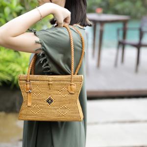 アタバッグ かごバッグ バッグ かご 蓋 手編み...の商品画像