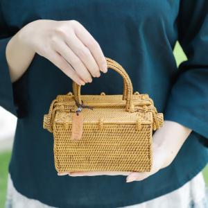 アタかごバッグ　ボックス型 かご・バスケット・雑貨 - menui | 【アタ ショルダーかごバッグ