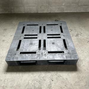 中古 プラスチックパレット 1100×1100...の詳細画像1