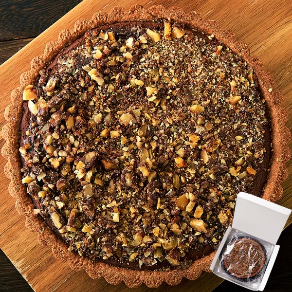 【ネコポス出荷】ザクザク食感が楽しめる!!クーベルチュールチョコレート使用のチョコくるみタルト5号