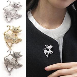 猫 ブローチ シルバー トルコ石 ターコイズ 白蝶貝 12月誕生石 可愛い