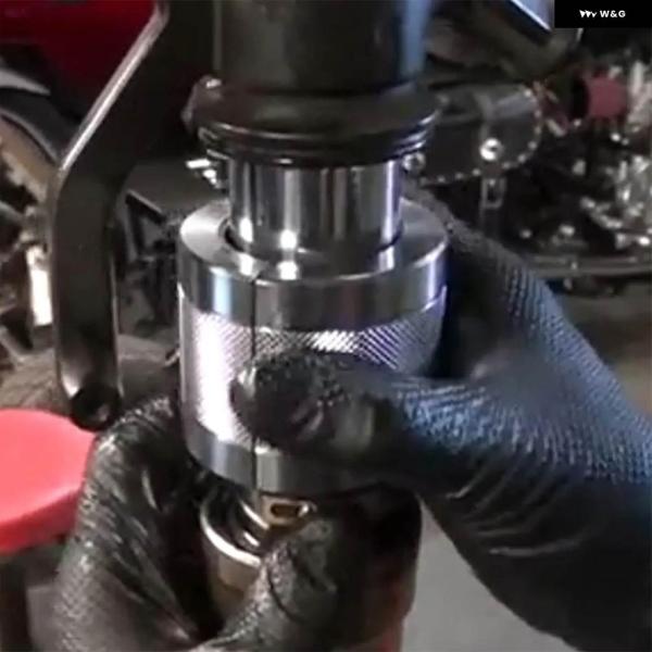 並行輸入品オートバイ フォーク シールドライバー工具セット 33MM - 54MM 2ピーススプリッ...