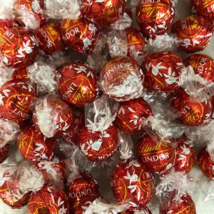 リンツ リンドール チョコ ミルク 600g（48個） バラ売り お試し ポイント消化 LINDT LINDOR