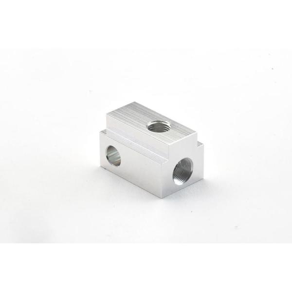 ブレーキホース スウェッジライン 4輪 2ウェイ ブロック メス凹(L-M11X0.75)-メス凸(...