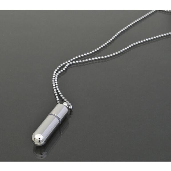 ペンダントトップ ブラス プレーンデザイン筒型のネジ式ロケットペンダント 銀色 チェーン付属 ピルケ...