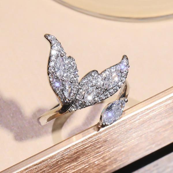 リング 指輪 シルバーカラー 銀色 魚 魚の尾 人魚風 フェイクストーン キラキラ アクセサリー フ...