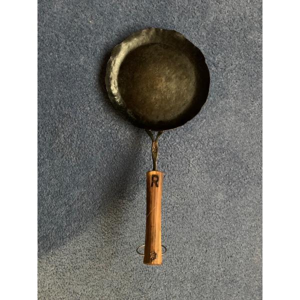 鉄の塊から作る職人手作りフライパン『送料無料』