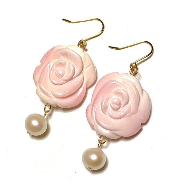 【Rvaru】K18ピアス クィーンコンクシェル 薔薇型 淡水真珠 フックピアス フラワー K18Y...