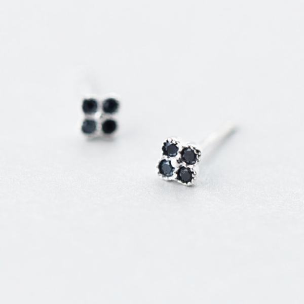 ミニピアス 小さいピアス Silver925 レディース メンズ シルバー製 ブラック 軟骨 ファー...