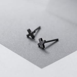 ピアス つけっぱなし 小さい クロス シンプル 軟骨 シルバー 小さめ ブラック シルバー925 アレルギー対応 20G 仕事用｜rysshop
