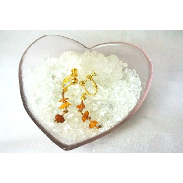 琥珀 コハク アンバー イヤリング 耳飾り さざれ型