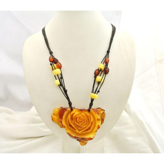 琥珀 コハク アンバー ネックレス 首飾り ミルキーアンバー 花彫り 革デザイン