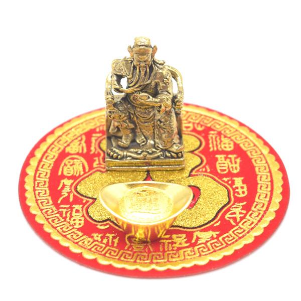 関羽の置物 風水三点セット 5cm 金属製 ミニチュア 着席タイプ 元宝 福飾の敷物付き