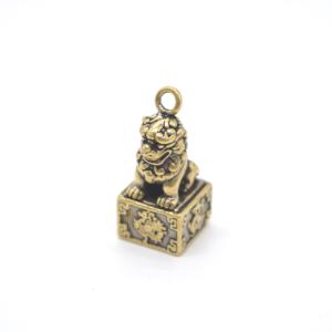 象 ゾウ 元宝乗せ フルカラー彩色 樹脂製置物 台座付き 8cm : 横浜中華