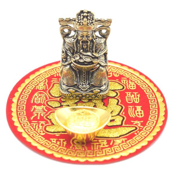 財神の置物 風水三点セット 5cm 金属製 ミニチュア 腰掛タイプ 元宝 福飾の敷物付き