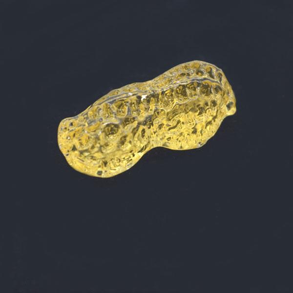 落花生の置物 殻付きピーナッツ 3.5cm 樹脂製 黄色 イエロー 半透明仕様