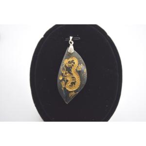 龍金彫り ラブラドライト 曹灰長石 パワーストーン 天然石パーツ ペンダントトップ 4cm リーフ型