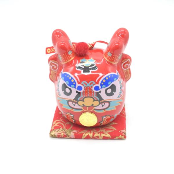 龍 辰 貯金箱 達磨型 敷物付き 陶器製置物 焼き付け式着採 フルカラー 赤 12cm