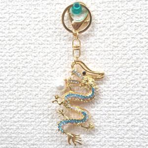 辰 龍の置物 カラフル 樹脂製 台座付き 如意宝珠 中 : 横浜中華街龍