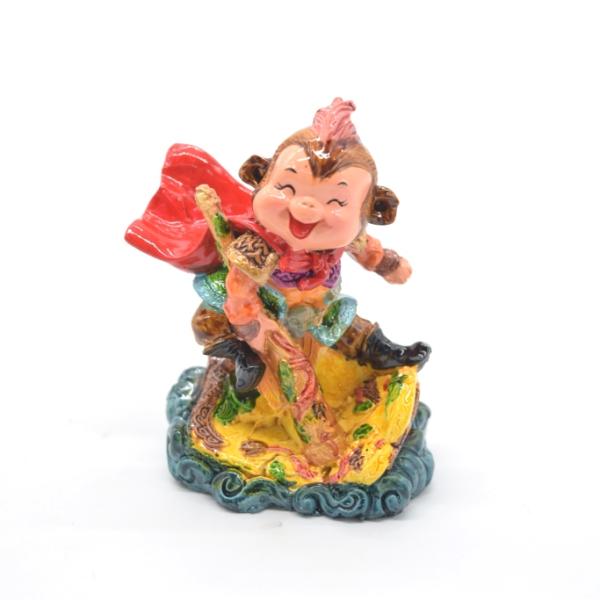 孫悟空 猿 カラフル 如意棒 波乗り 難が去る 縦長型 樹脂製置物