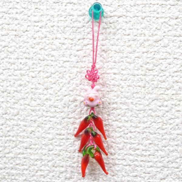 【メール便OK】 唐辛子 とうがらしストラップ 兎 ピンク