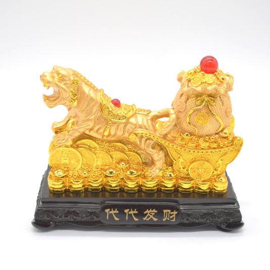 寅 虎 樹脂製置物 巾着 財宝牽き 台座付き 金色 十二支 14cm
