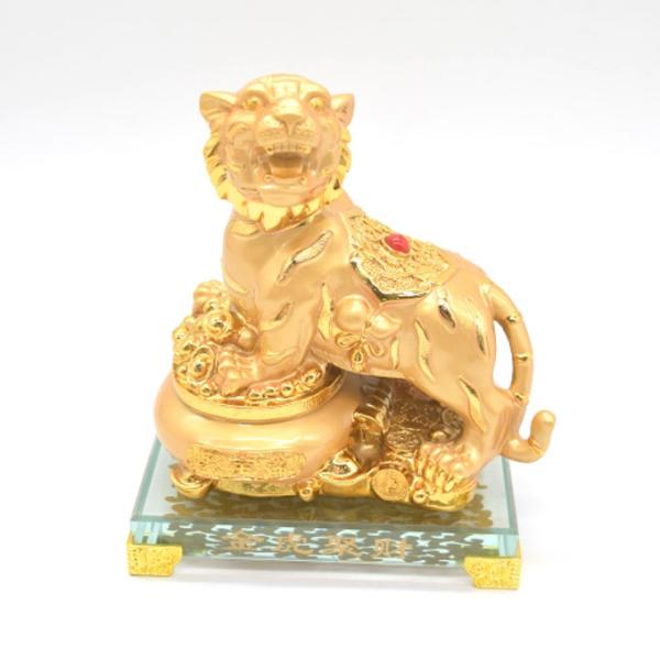 寅 虎 とら 樹脂製置物 聚宝盆 金虎聚財 ガラス台座付き 金色 十二支 干支 18cm