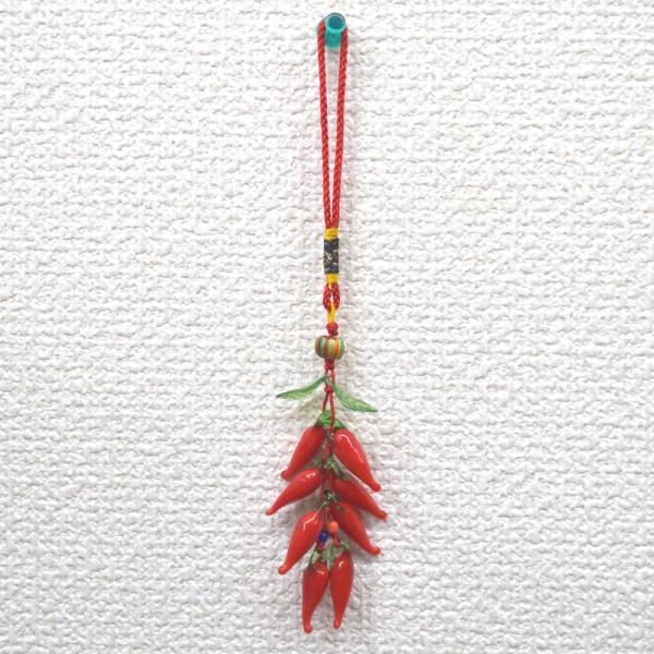 【メール便OK】唐辛子 根付け 葉っぱ付 赤 ガラス製 吊るし物