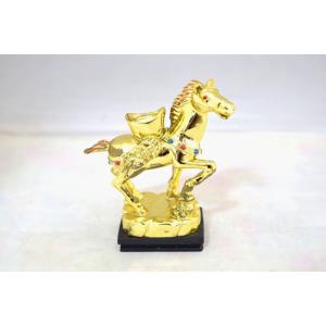 馬 午 樹脂製 元宝乗せ 金色 台座付き 11cm
