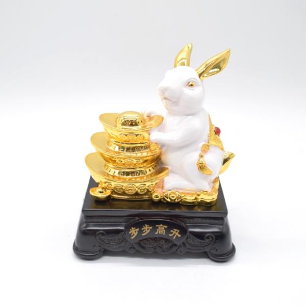 うさぎ 卯 兎 白 台座付き 元宝重ね 樹脂製置物 20cm