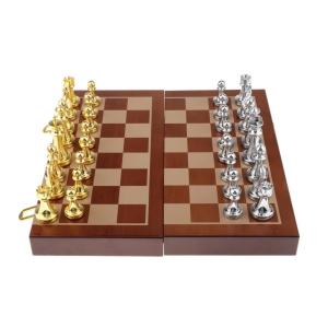 手作りのヨーロピアンスタイルの磁気チェスセットよく作られたチェス盤と駒の木箱｜saisaisai