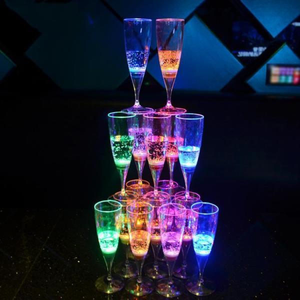 光るシャンパングラス 6色 6脚セット LED付き シャンパングラス ワイン ゴブレット 液体感知 ...