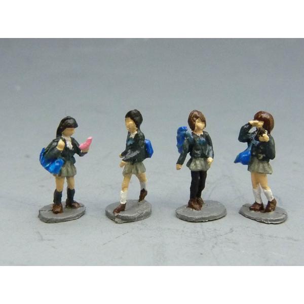 女子高校生（ブレザー1）：アイコム　塗装済完成品　ノンスケール　MLS-1003