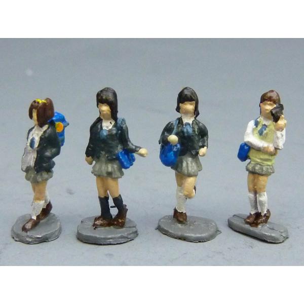女子高校生（ブレザー2）：アイコム　塗装済完成品　ノンスケール　MLS-1004
