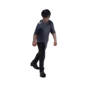 150-00004　グレーのリュックサックを背負って大股で歩く男性　：タイニーテイルズ　着色済み完成品　N(1/150)｜sakatsu