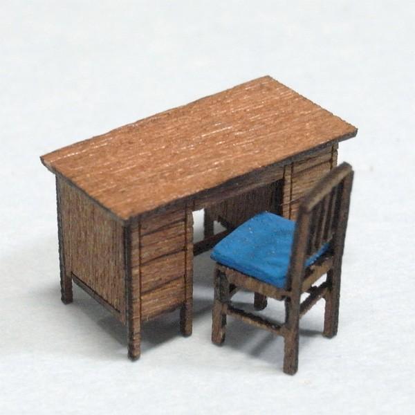 木製両袖机キット　椅子付き　：さかつう　未塗装キット　HO(1/87)　1404