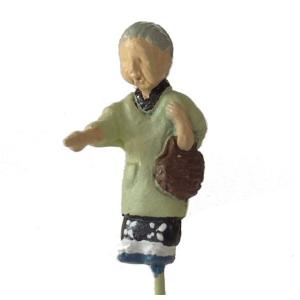 さかつう人形シリーズまなべコレクション　買い物をするおばさん　：さかつう　塗装済完成品　HO(1/87)　7509