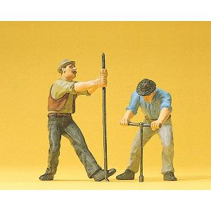 プライザー 近代的な林業作業員(1) 塗装済完成品 1/22.5スケール 44912