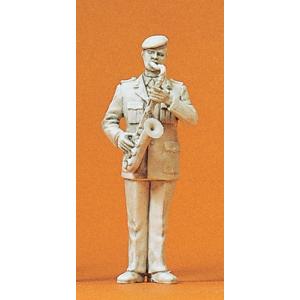 軍楽隊のテナーサックス奏者　：プライザー　未塗装キット　1/35　64361