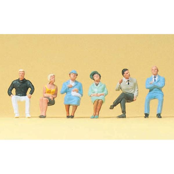 座っている人々　：プライザー　塗装済完成品　1/100　74006