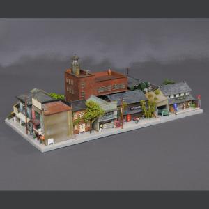 ユニット・ジオラマ　「消防署のある街区とお醤油屋さん」　：岡田忠明　塗装済完成品　N(1/150)