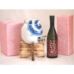 国産有田焼 焼酎サーバー1500cc木代付セット(14.5×15.5cm 1.1kg)小正酒造 芋焼酎シャンパン酵母使用小鶴ピンクゴールド (鹿児島県) 720ml｜sake-gets