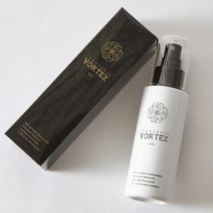 【香りのオーラ】VORTEX ボルテックス 男性用フェロモン香水 メンズ ボルテクステロン配合 フレグランスミスト100ml (イランイラン/オークの香り)｜3rose-store