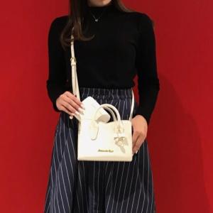 サマンサベガ クリスマス限定 パール リボン チャーム付 2way ミニショルダーバッグ ハンドバッグ 折財布付 白 未使用 証明書付 包装可 サマンサタバサ 赤字処分