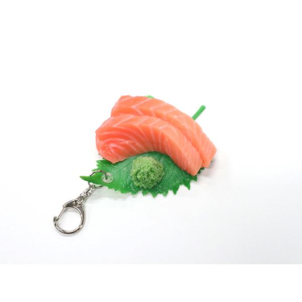 食品サンプル　キーホルダー 　お造り 2貫（大葉＆わさび付き）刺身（サーモン）