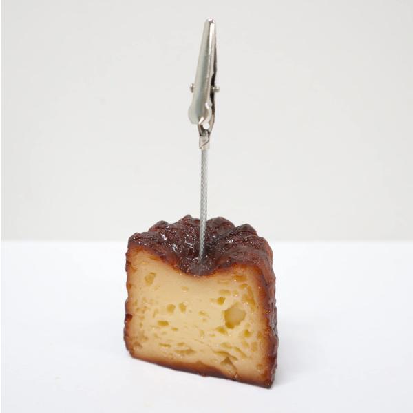 食品サンプル　メモクリップ　カヌレ（カット）　メモスタンド　カード立て