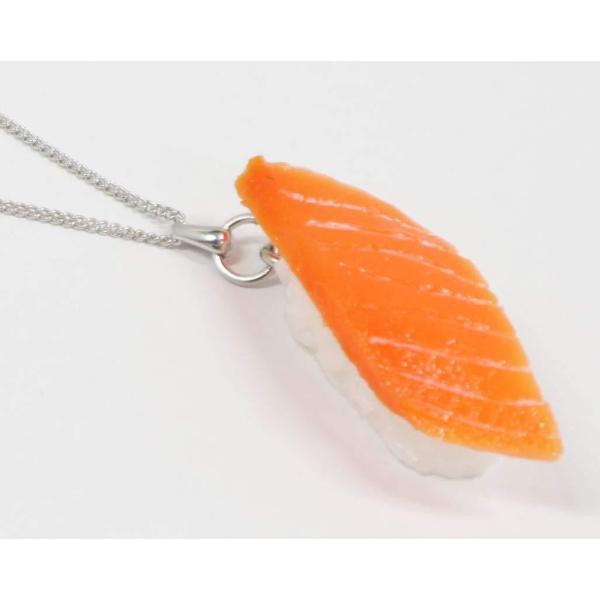 ネックレス(シルバー） 食品サンプル ミニチュア寿司（サーモン）